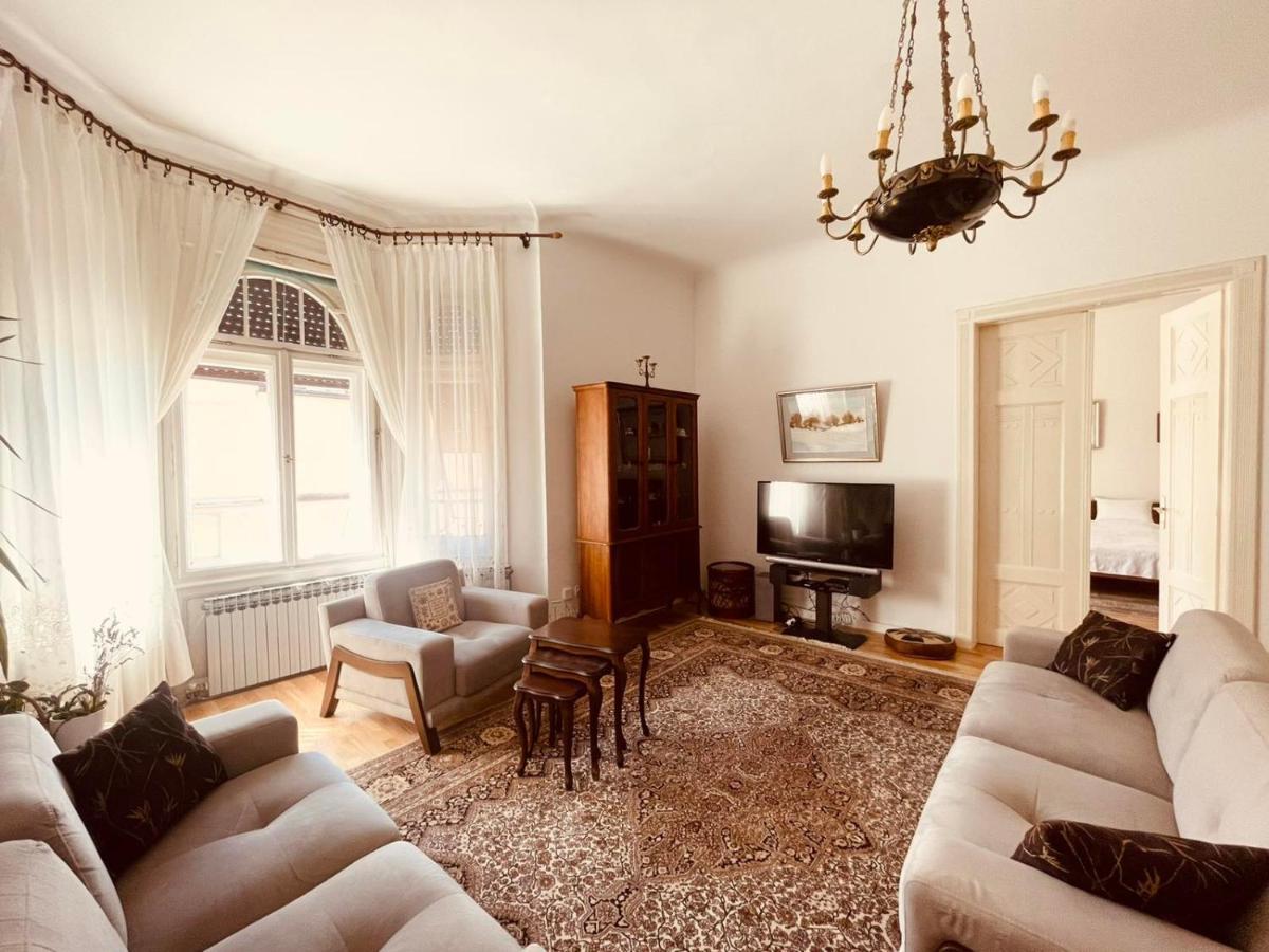 The Best Location Salon Apartment With Main Street View SJJ Eksteriør billede