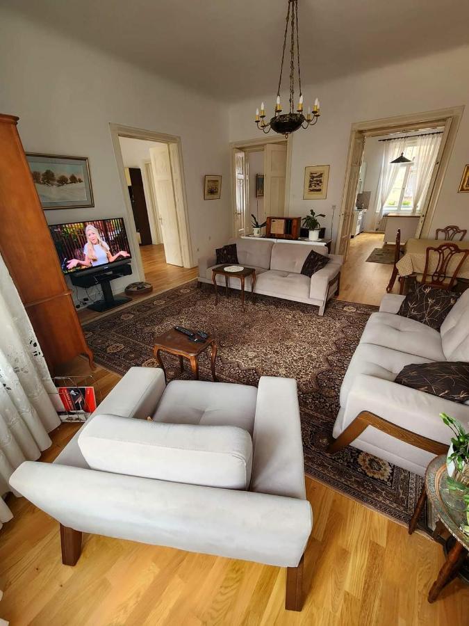 The Best Location Salon Apartment With Main Street View SJJ Eksteriør billede