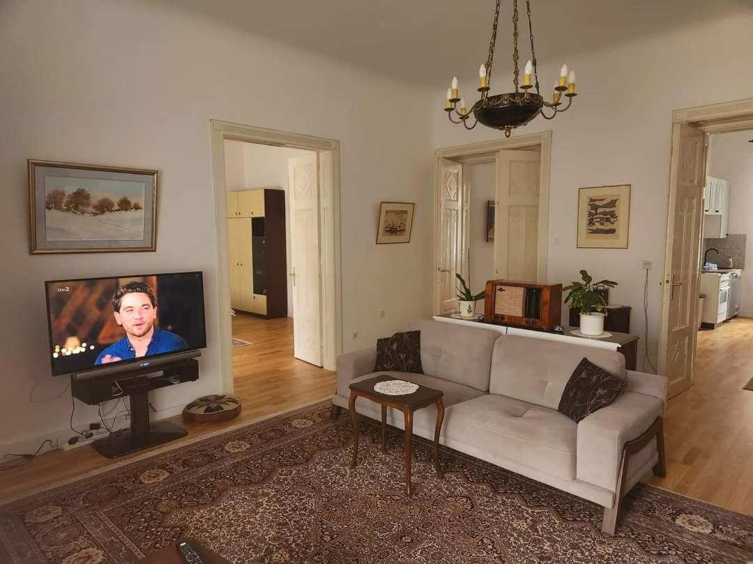 The Best Location Salon Apartment With Main Street View SJJ Eksteriør billede